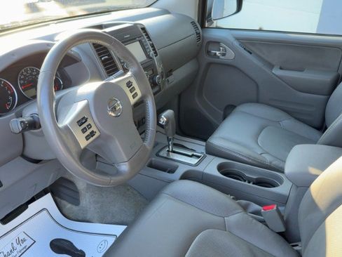 Used 2018 Nissan Frontier SL image 8