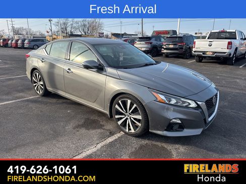 Used 2019 Nissan Altima 2.0 Platinum image 10