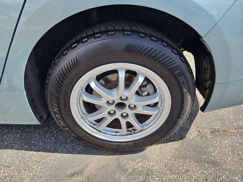 Used 2017 Toyota Prius Two w/ Carpet Mat Package FWD image 30