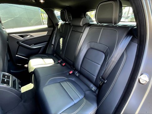 New 2026 Jaguar F-PACE R-Dynamic S image 10