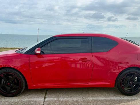 Used 2016 Scion tC image 8