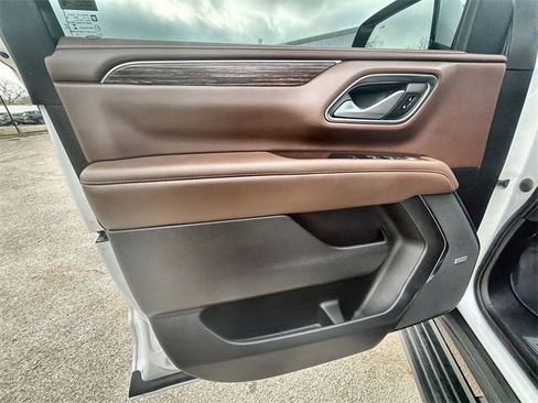 Certified 2022 Chevrolet Tahoe High Country w/ Premium Package image 21