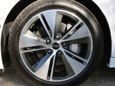 New 2025 Audi A6 e-tron Premium image 11