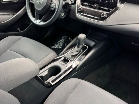 Used 2022 Toyota Corolla LE w/ Carpet Mat Package (TMS) image 5