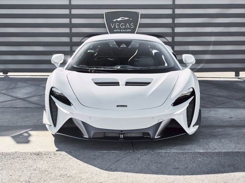 Used 2023 McLaren Artura RWD image 22