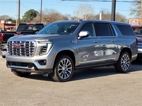 New 2026 GMC Yukon XL Denali w/ Denali Reserve Package image 3