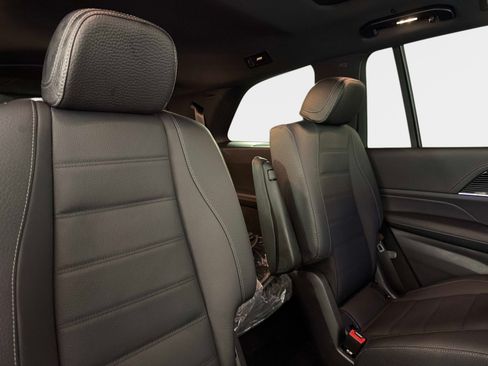 Used 2025 Mercedes-Benz GLS 580 4MATIC image 29