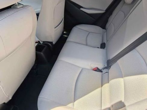 Used 2019 Toyota Yaris LE image 10