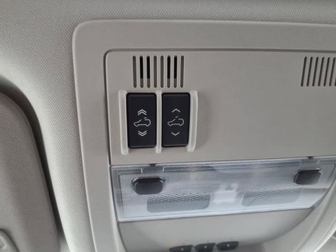 Used 2010 Chevrolet Avalanche LT w/ Luxury Package image 25