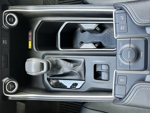 Used 2026 Toyota Grand Highlander AWD Hybrid image 38