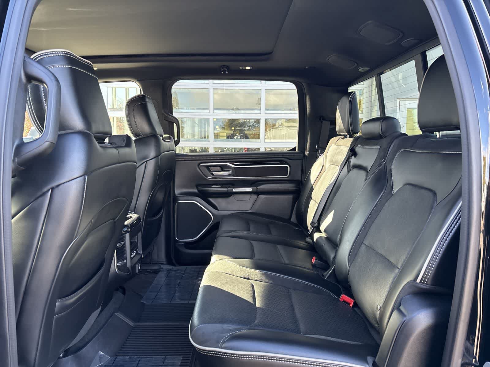 Used 2019 RAM 1500 Laramie AWD/4WD image 7