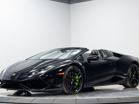 Used 2017 Lamborghini Huracan LP 610-4 AWD/4WD image 2