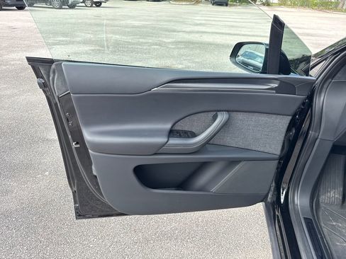 Used 2024 Tesla Model X Plaid image 10