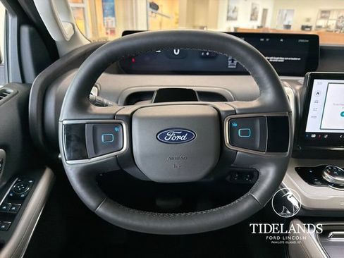 Certified 2025 Ford Expedition Active RWD image 18