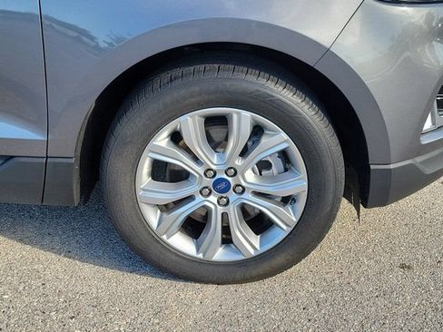 Used 2022 Ford Edge Titanium AWD/4WD image 9