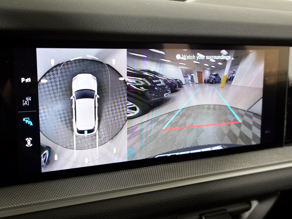 Certified 2026 Porsche Cayenne AWD/4WD image 31