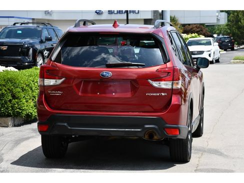 Used 2020 Subaru Forester Premium AWD/4WD image 5