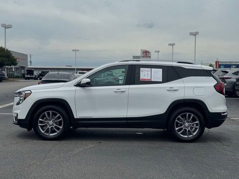 Used 2024 GMC Terrain SLT FWD image 8