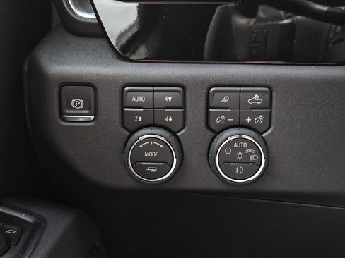 New 2026 Chevrolet Silverado 1500 LT Trail Boss AWD/4WD image 11