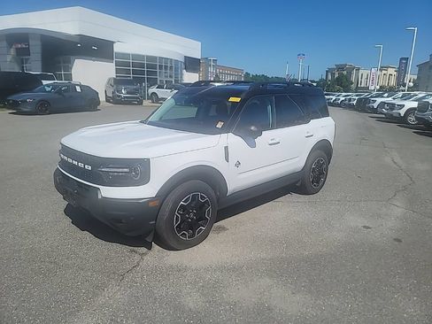 Used 2025 Ford Bronco Sport Outer Banks w/ Outer Banks Tech Package+ AWD/4WD image 3
