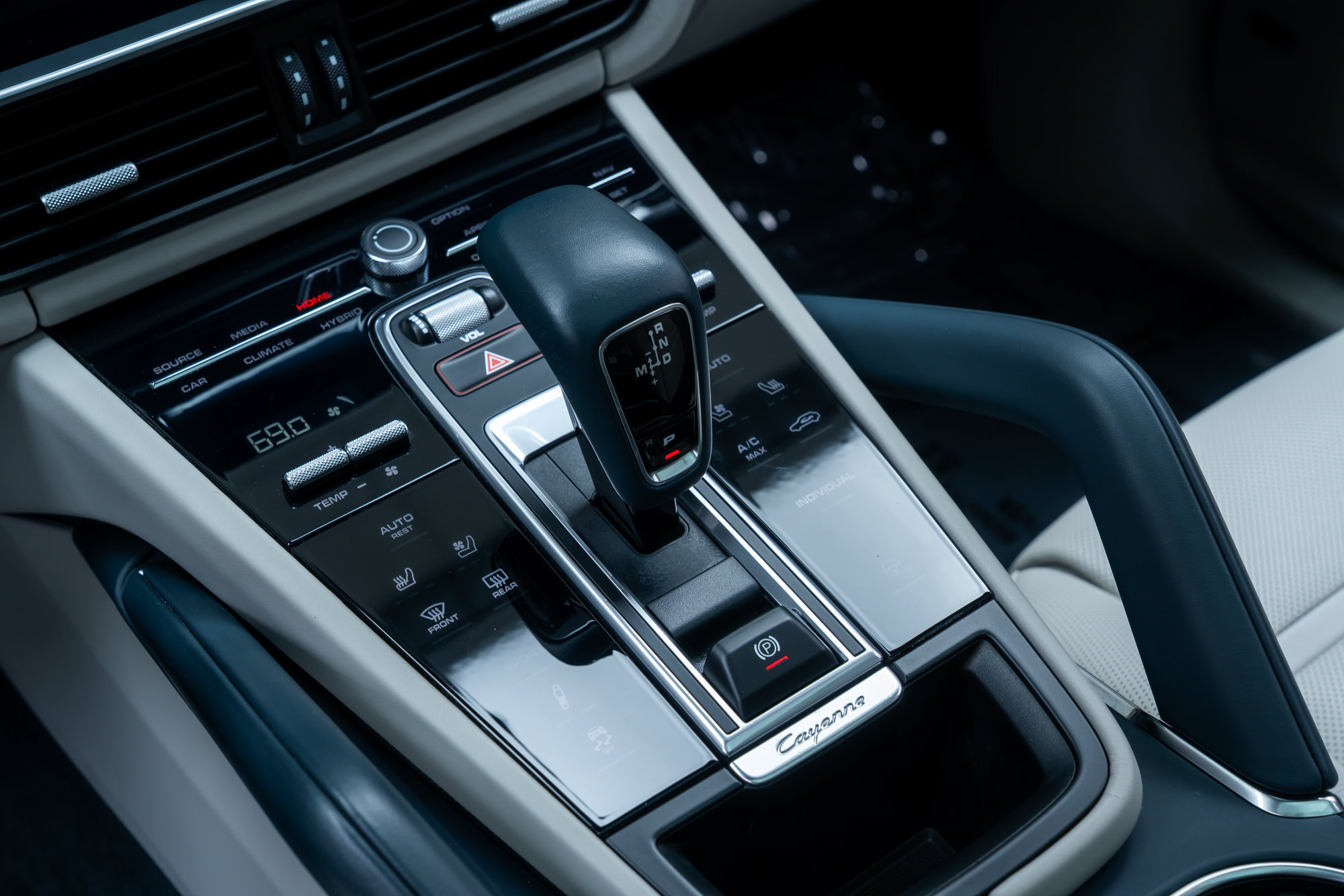 Used 2020 Porsche Cayenne Turbo S AWD/4WD image 13