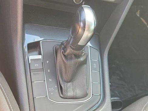 Used 2021 Volkswagen Tiguan S image 26