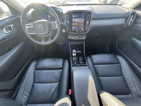 Used 2023 Volvo XC40 B4 Ultimate image 13