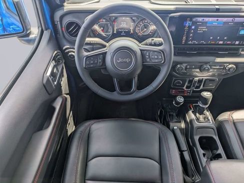 Used 2026 Jeep Wrangler Unlimited Rubicon AWD/4WD image 16