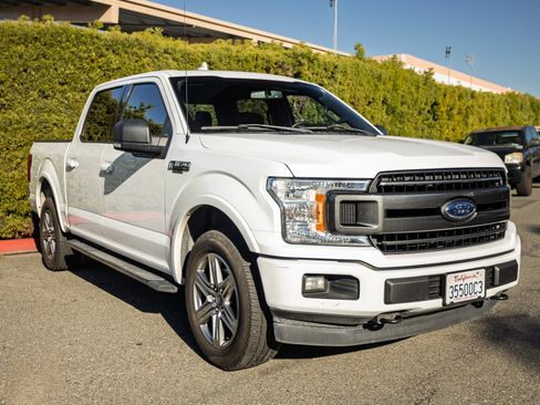 Used 2018 Ford F150 XLT w/ Equipment Group 302A Luxury image 3