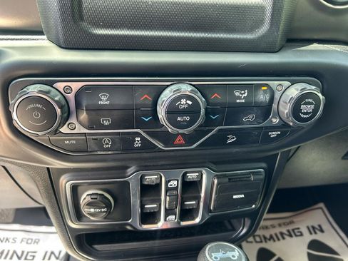 Used 2019 Jeep Wrangler Unlimited Sport S AWD/4WD image 18
