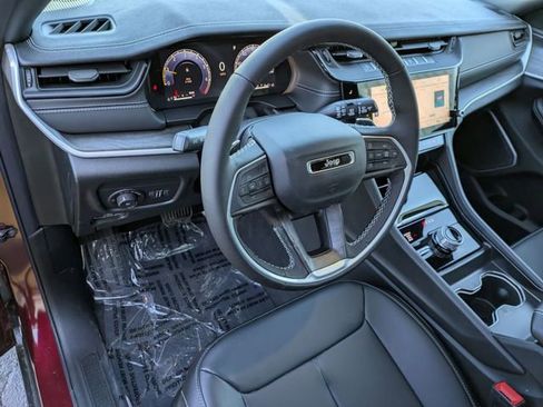 New 2026 Jeep Grand Cherokee Limited w/ Limited Altitude Package AWD/4WD image 9