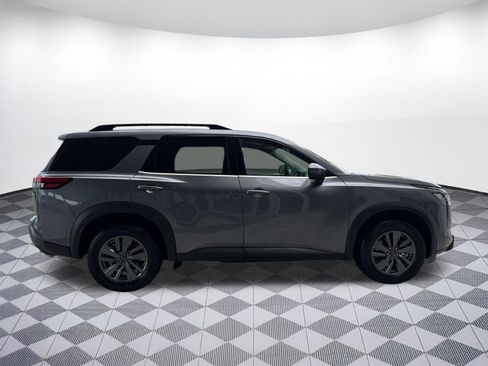 Used 2025 Nissan Pathfinder SV AWD/4WD image 8