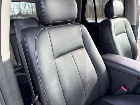 Used 2007 GMC Envoy SLT image 27
