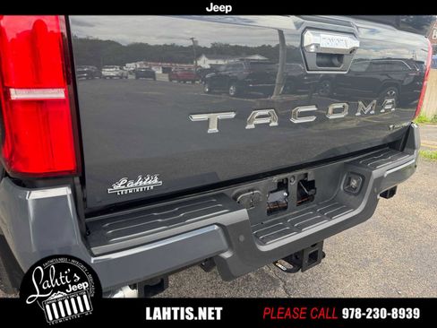 Used 2025 Toyota Tacoma Limited image 34