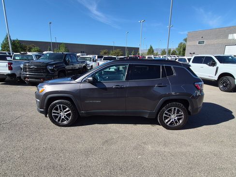 Used 2018 Jeep Compass Latitude w/ Popular Equipment Group AWD/4WD image 7