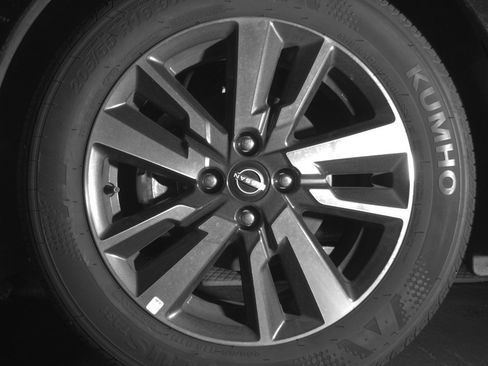 Used 2025 Nissan Versa SV image 12