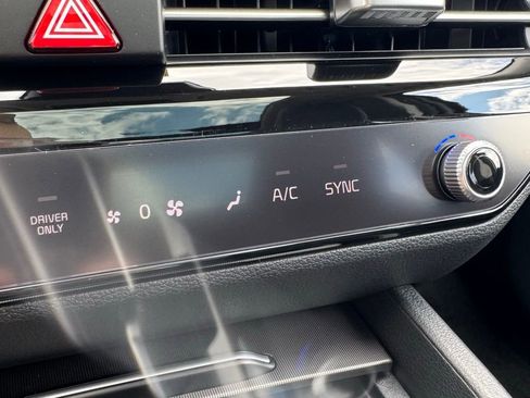 New 2026 Kia Sportage EX w/ EX Panoramic Sunroof Package image 26