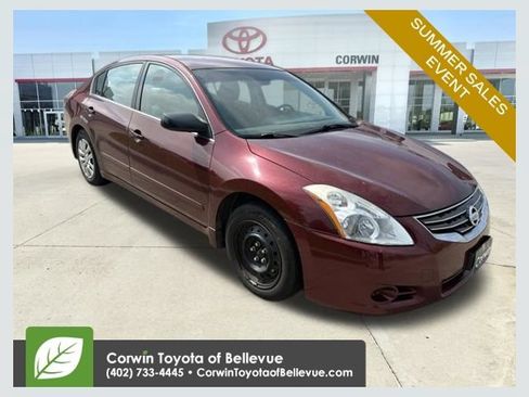 Used 2010 Nissan Altima 2.5 S FWD image 1