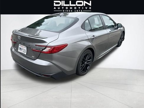 Used 2025 Toyota Camry SE FWD image 10