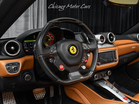 Used 2016 Ferrari California T RWD image 8