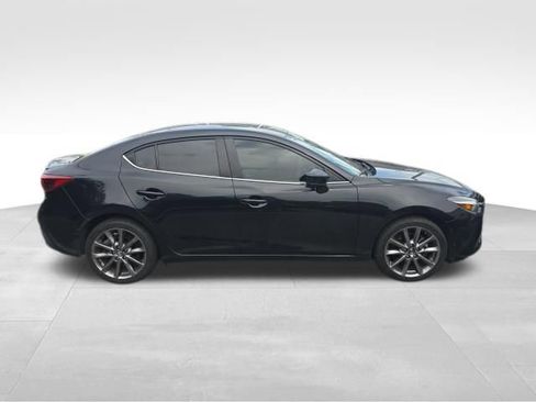 Used 2018 MAZDA MAZDA3 Grand Touring w/ Premium Equipment Package FWD image 7