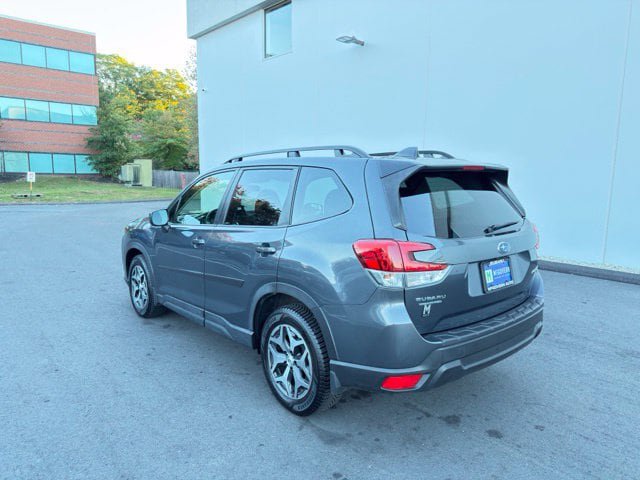 Used 2024 Subaru Forester Premium AWD/4WD image 9