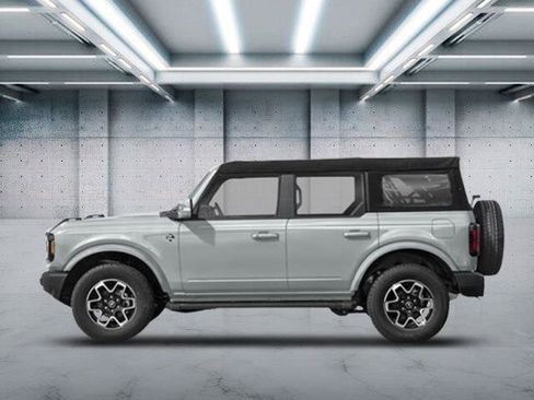 New 2026 Ford Bronco Outer Banks w/ Black Appearance Package image 3