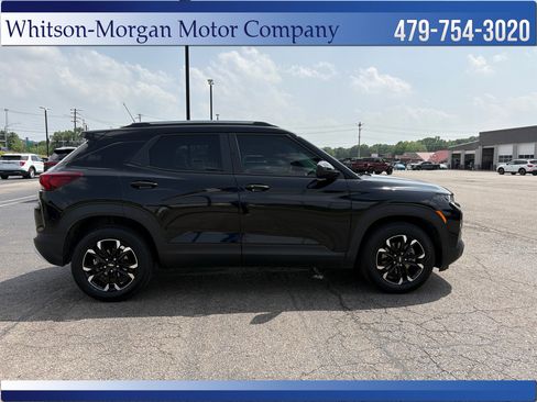 Used 2021 Chevrolet TrailBlazer LT w/ Premium Seating Package FWD image 4