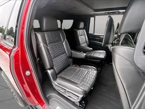 Used 2023 Cadillac Escalade ESV Sport Platinum w/ LPO, ONYX Package AWD/4WD image 20