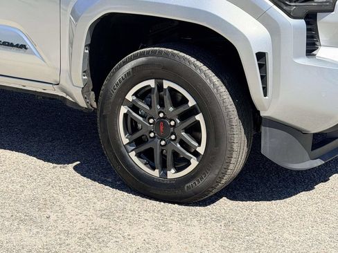 Used 2025 Toyota Tacoma TRD Sport w/ TRD Sport Upgrade Package AWD/4WD image 26
