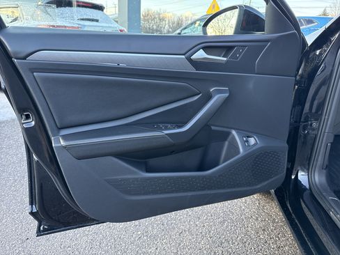 Used 2024 Volkswagen Jetta SE image 15