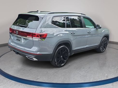 Used 2026 Volkswagen Atlas SE w/ Panoramic Sunroof Package FWD image 5