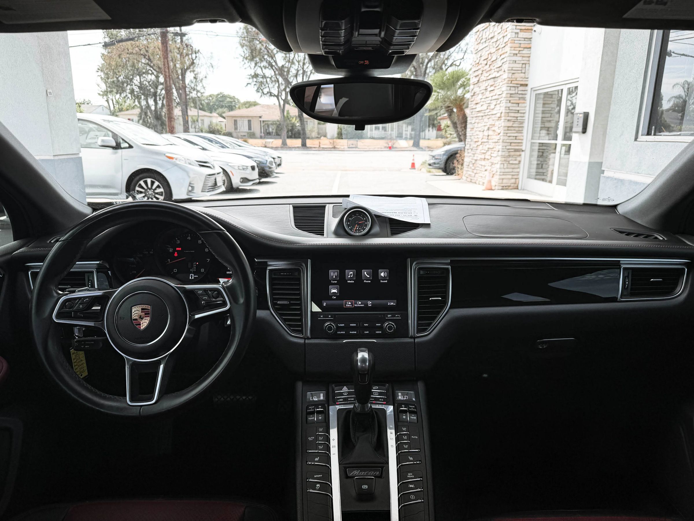 Used 2018 Porsche Macan Sport Edition AWD/4WD image 27