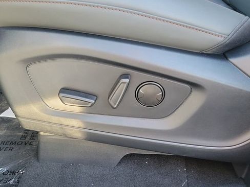 New 2026 Ford Explorer Active w/ Active Comfort Package image 15